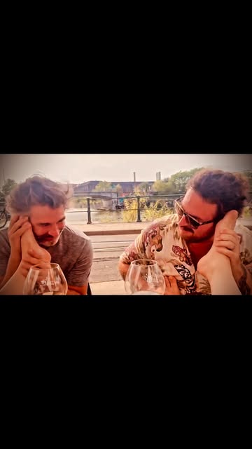 Out of office 👋

Wij zijn er even tussenuit met deze knappe mannen 🥰
Niet bereikbaar tot en met 18/8!

Liefs,
Anna & Fien