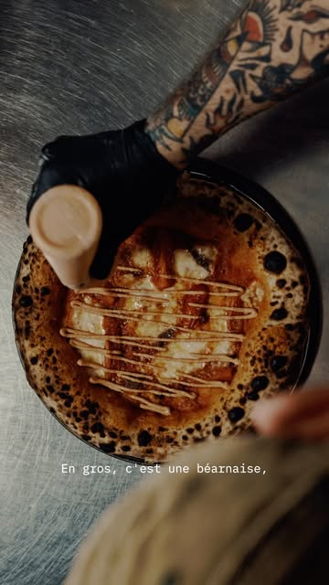 INCORRECTE /// MATUIDI CHORON | TOMATES- SCAMORZA FUMEE- ANCHOIS- TOMATES CERISES- SAUCE CHORON- POUDRE D’OLIVE- POUDRE DE TOMATE

INCORRECT.
NASTY SOURDOUGH PIZZA INC.
Crafted. Fermented. No apologies.

🍕 Réservations : https://incorrect.reservation.barestho.com/
🌐 Site web : https://www.incorrect.pizza/
🕕 MA-SA : 12h00-21h15 (MA only by night)
🚫 FERMÉ : dimanche & lundi
📍 RUE HAUTE MARCELLE 35, NAMUR

📸 @anthonyflorio

#pizza #namurfood #foodporn #sourdough #craftbeer