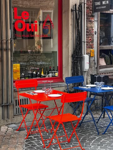 Almost fully booked this week. ⚡️
But here’s the thing:
sun out = terrace out. ☀️

When Antwerp gives us sunshine, we throw out some extra tables.
So if we’re full: join the waiting list. You might get lucky.

Hendrik Conscienceplein in the sun.
Hard to beat. 🥂

Link in bio.