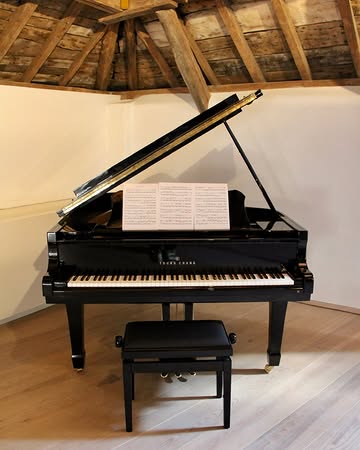 Piano lessons at PLEK
A calm space to learn and play

Kids — 25€ / 30 min
Adults — 50€ / 60 min

Book your lesson ↓
info@plek-groenendaal.com

PLEK
organic • local • seasonal
