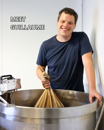 Guillaume, brasseur de thé, et moitié du duo derrière SKBI Brewery