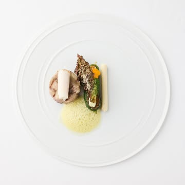 Filet pur Duroc varken . Aurgurk . Warmoes . Blackwell

 #dejonkman #filipclaeys #finedining @heikkiverdurme