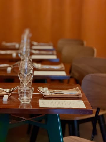 AOÛT

Le restaurant réouvre après deux semaines de fermeture estivale ce mardi 18 août.

Nous sommes heureux d’être de retour et de pouvoir vous accueillir à nouveau pour la découverte du menu d’août-septembre.

Réservations - lien en bio

#mauvaischoix #ete #aout