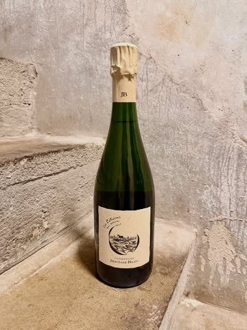 PÉPITE

Les Caillasses de Jérôme Blin.

Champagne de 2012 aux notes de torréfactions & d’épices, avec une belle amplitude, une longueur en bouche qui termine en finesse.

Stock extrêmement limité.

Réservations - lien en bio.

#mauvaischoix #champange #cave