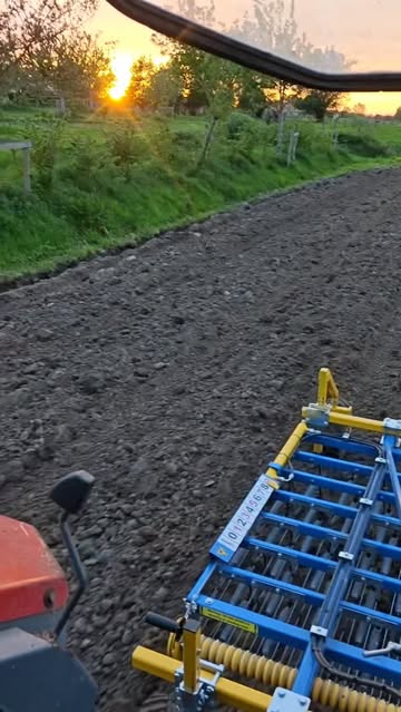 Vee-loos. Gescheurd. Onbedrukt. Een perceel kan het allemaal zijn.