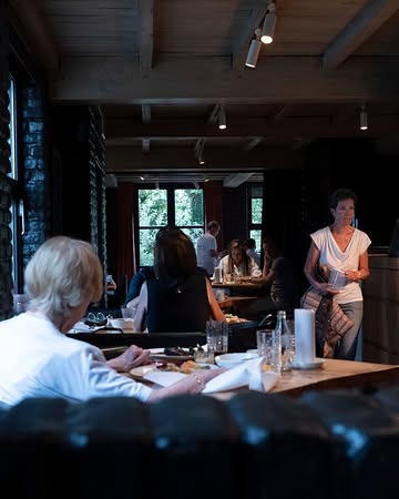Lekker eten. Organisch. Farm-to-table.

Reserveer uw tafel online of telefonisch.

#VerschilFarmToTable #GaultMillau #GaultMillauBelgium #FarmToTable #verschilnaturelle #foodie #freshproduce #localfoodlover #sustainablefood #farmersofbelgium #seasonaleats #michelinguide