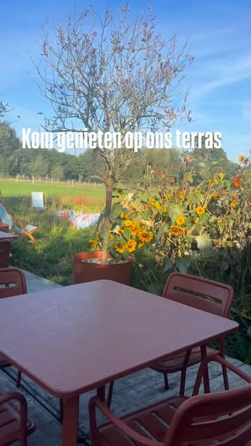 De laatste dagen mooi weer.
Profiteer er nog eens van en kom op ons zonnig terras zitten.