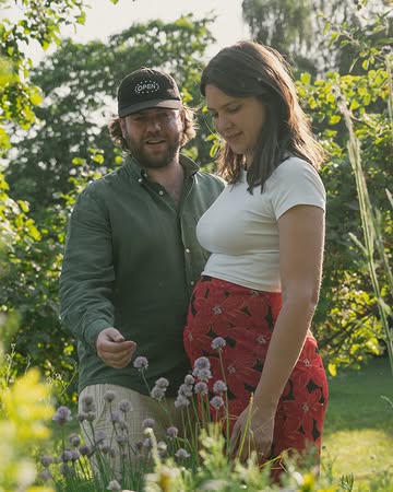 WE'RE HAVING A BABY!

Onze kleine meid komt eraan, dus wij gaan even offline.

We'll be back soon! ✌

XXX