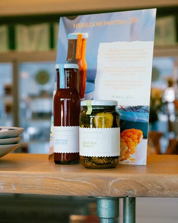 HPC ketchup en pickles nu ook verkrijgbaar bij the lovely people at @bunch.kitchen 🫨

📍Bunch Gent Beukenlaan 86B
📍Bunch Antwerpen Schildersstraat 25

Mega goeie platjes, mega leuke mensen en vanaf nu dus ook mega lekkere ketchup!

✌️✌️✌️