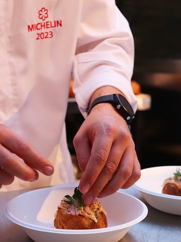 MERCI MONS ❤️

4 jours, 14 chefs, des milliers de plats servis… et une édition qui a encore une fois bien rempli Mons. 📸

On vous montre tout ça en images : les chefs, les assiettes, l’ambiance et les moments forts du Festifood RTL Mons 2026.
Merci à tous ceux qui ont participé à cette édition, de près ou de loin. ❤️
Et maintenant, place à la suite 👀
Dans quelques jours, on vous dévoile une toute nouvelle ville qui rejoint l’aventure Festifood.