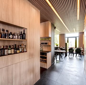 📣 NOUS CHERCHONS TOUJOURS LA PERLE RARE !
(Nous savons que tu existes… et que tu es quelque part par là 😉)

L’Esprit Bouddha à Gosselies cherche une nouvelle personne pour renforcer son équipe en salle.

🍽️ Serveur / Serveuse – mi-temps
🗓️ 4 soirs par semaine : lundi, mardi, jeudi et vendredi

Nous recherchons une personne souriante, dynamique, sérieuse, ponctuelle et professionnelle, mais aussi rigoureuse, organisée, fiable et attentive. Quelqu’un qui a le sens du service, apprécie le contact avec les clients et sait travailler efficacement au sein d’une équipe.

Une expérience en salle est un plus, mais la motivation, le savoir-être et l’envie de s’investir feront aussi la différence.

✨ Ce que nous proposons :
• Des horaires réguliers et prévisibles
• 4 soirées fixes par semaine
• Tous les week-ends libres
• Un cadre de travail moderne et agréable
• Une équipe à taille humaine
• Un établissement installé depuis plus de 20 ans
• Une cuisine travaillée avec des produits frais, de saison et de qualité

🔥 ET SI CETTE PERLE RARE, C’ÉTAIT TOI ?

📅 RENDEZ-VOUS RECRUTEMENT
👉 Mercredi 30 septembre à partir de 14h30

Pas besoin de longs échanges : viens directement nous rencontrer au restaurant avec ton CV.
Quelques minutes pour faire connaissance, discuter du poste et peut-être commencer une belle collaboration.

📍 L’Esprit Bouddha – Gosselies

Ton CV sous le bras, ta motivation avec toi… on s’occupe du reste. 😉

🙏 Tu connais LA personne qu’il nous faut ? Identifie-la ou partage-lui cette publication.
