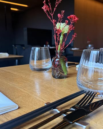 ✨ Et si on commençait la semaine autour d’une belle table ? 🥢

Ce lundi soir, L’Esprit Bouddha vous accueille de 18h à 21h.

Des produits de saison, des saveurs aux racines chinoises, le terroir wallon… et surtout le plaisir de vous recevoir. ❤️

🍽️ Une belle assiette, un bon verre et un agréable moment à partager.

📍 Gosselies
🌐 Réservations : espritbouddha.be

#EspritBouddha #Gosselies #Charleroi #TerroirWallon #Michelin #GaultEtMillau