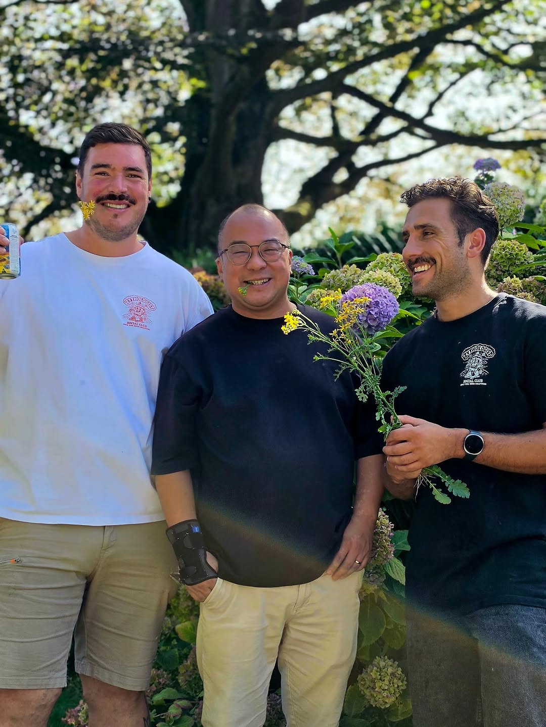 🥢 ASIAN TAPAS NIGHT 🍻

Avec Tien, chef de L’Esprit Bouddha et ami de longue date, on avait envie de refaire quelque chose ensemble depuis un moment.

Le résultat ? On vous dévoile notre nouvelle création dans quelques jours !

En attendant, rendez-vous le 4 novembre à L’Esprit Bouddha pour une ASIAN TAPAS NIGHT et le lancement officiel de cette nouvelle collab ! 🥢

Au programme : 14 créations gastronomiques d’inspiration asiatique, sublimées par les produits de nos terroirs wallons. Et évidemment, quelques belles bières Zythologist pour accompagner tout ça ! 🍻

📅 Mercredi 04.11 dès 19h
📍 L’Esprit Bouddha – Gosselies
🍽️ Menu dégustation complet – 80 €pp ttc
🎟️ Réservations ouvertes sur espritbouddha.be

👉 Swipe pour découvrir l'événement !

#zythologist #espritbouddha #craftbeer