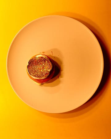 Samen tegen voedselverspilling. 🤝 Ook dit jaar doen we mee aan @streetsmart_belgium, een fundraiser van Belgische topchefs voor de Belgische Voedselbank.

Kom bij ons eten tijdens de maanden november en december en voeg een vrijwillige bijdrage van € 2 per tafel toe aan de eindafrekening. 100 % van de bijdragen zorgen voor de bevoorrading van lokale voedselbanken.

Klein gebaar, groot verschil.

@wolfram.studio_

#Streetsmart