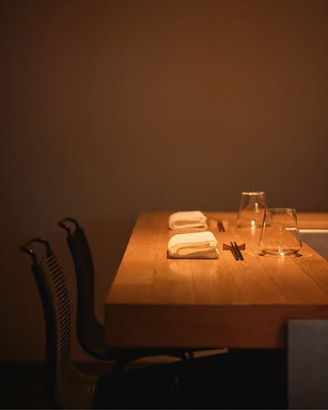 Enjoy your experience from a unique pov: our kitchen seats.