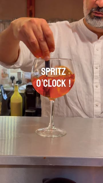 #collab 🍹 When Anjali meets Tortue… 🦜

🇮🇹 Our new Spritz is here !

We teamed up with our friends at @clubtortue to bring a little Italian aperitivo to Anjali.

Their recipe, made with Bèrto Aperitivo from Italy, now joins our new menu. ✨

Come try it with a few Indian bites and let the evening begin.

📍49 Rue du Page, Brussels
🕕 Tue–Sat 6–10 PM
📲 Book your table via the link in bio